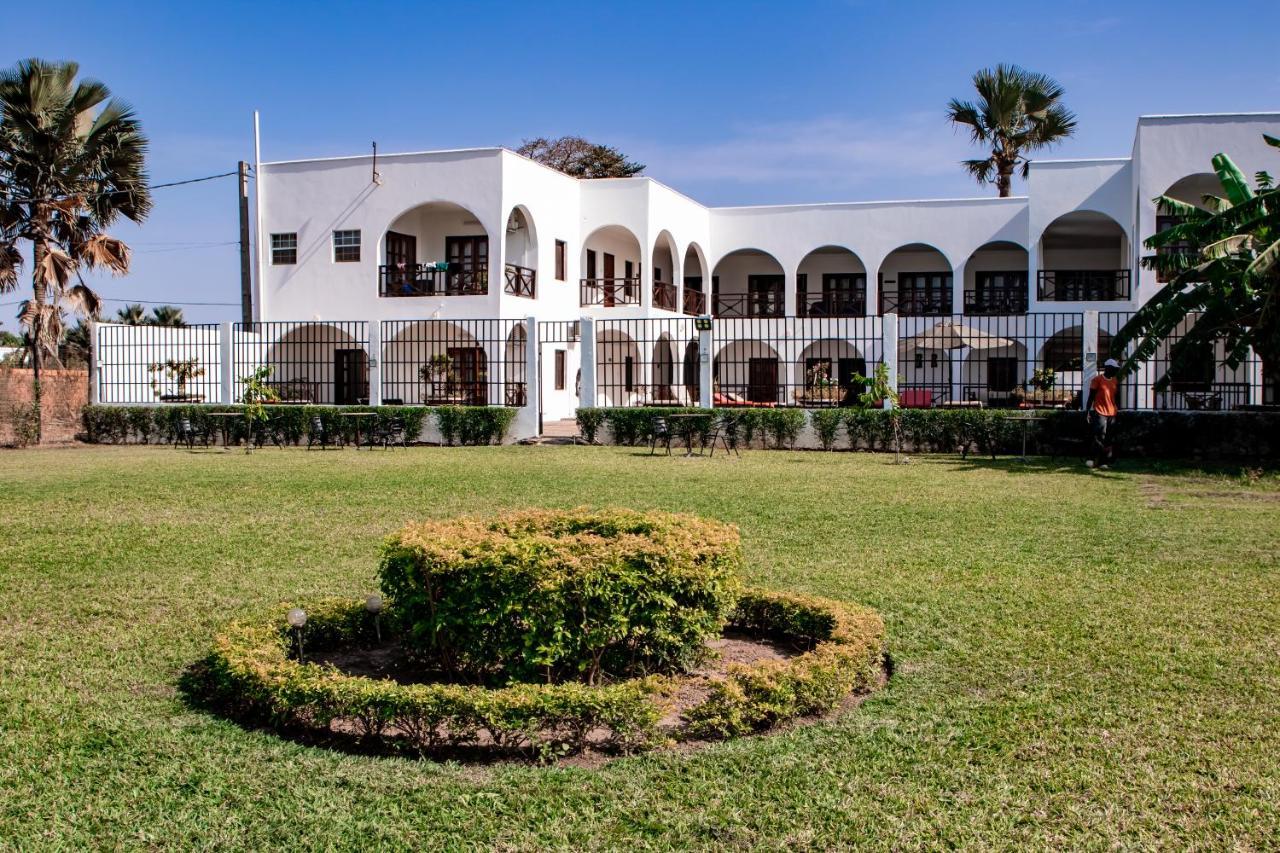 Harmony Resort Boutique Hotel Banjul Exterior photo