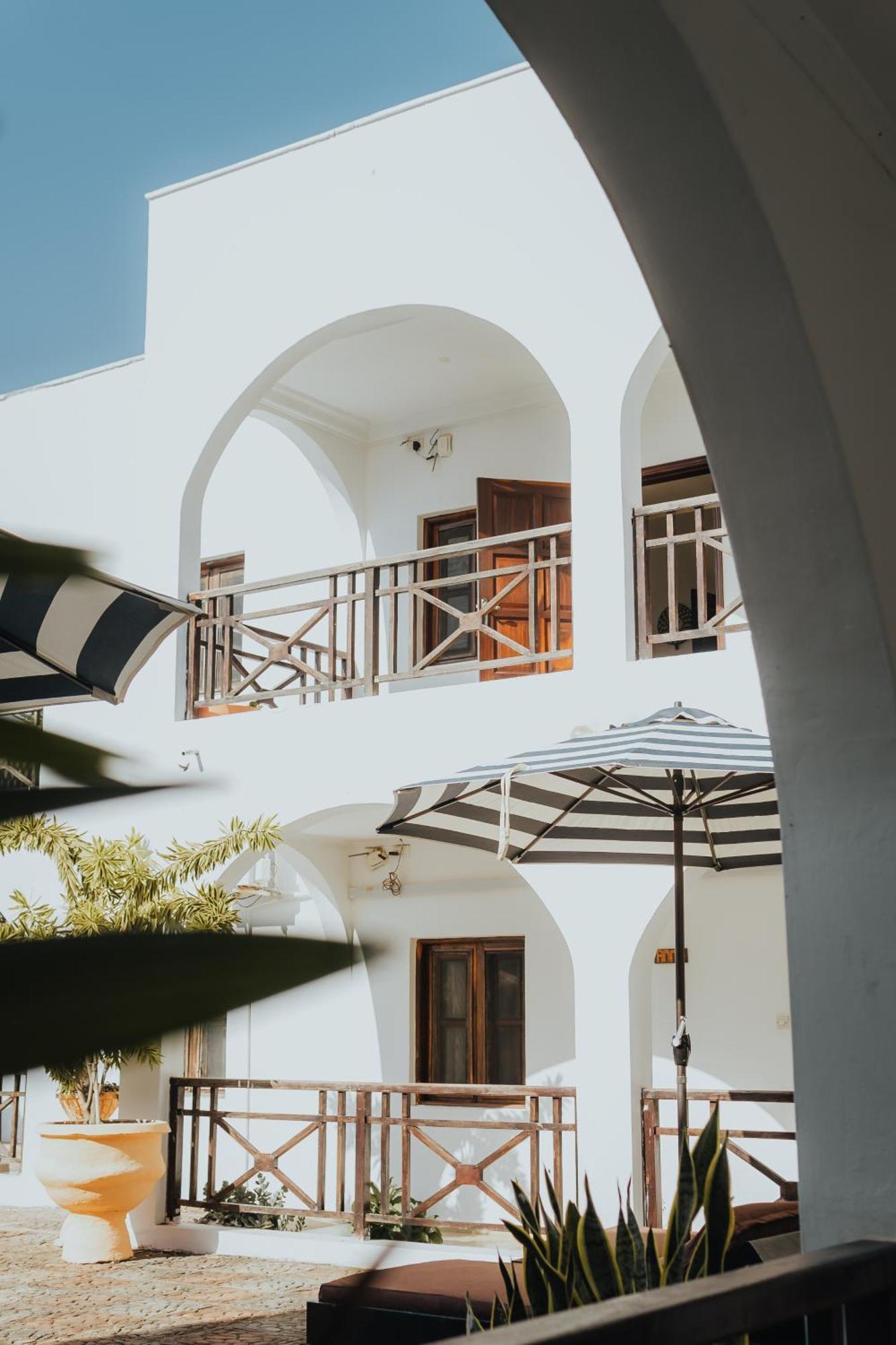 Harmony Resort Boutique Hotel Banjul Exterior photo