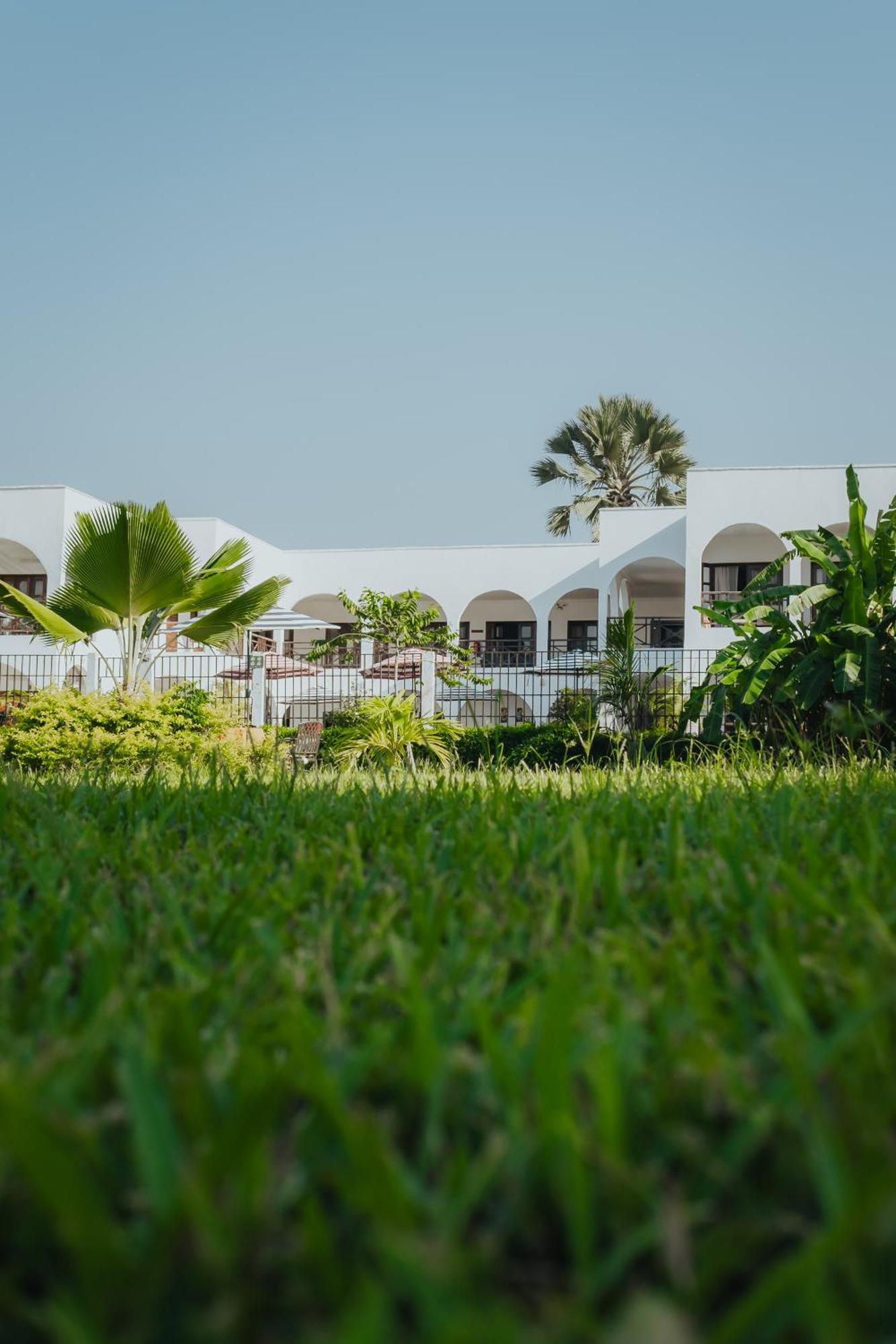 Harmony Resort Boutique Hotel Banjul Exterior photo