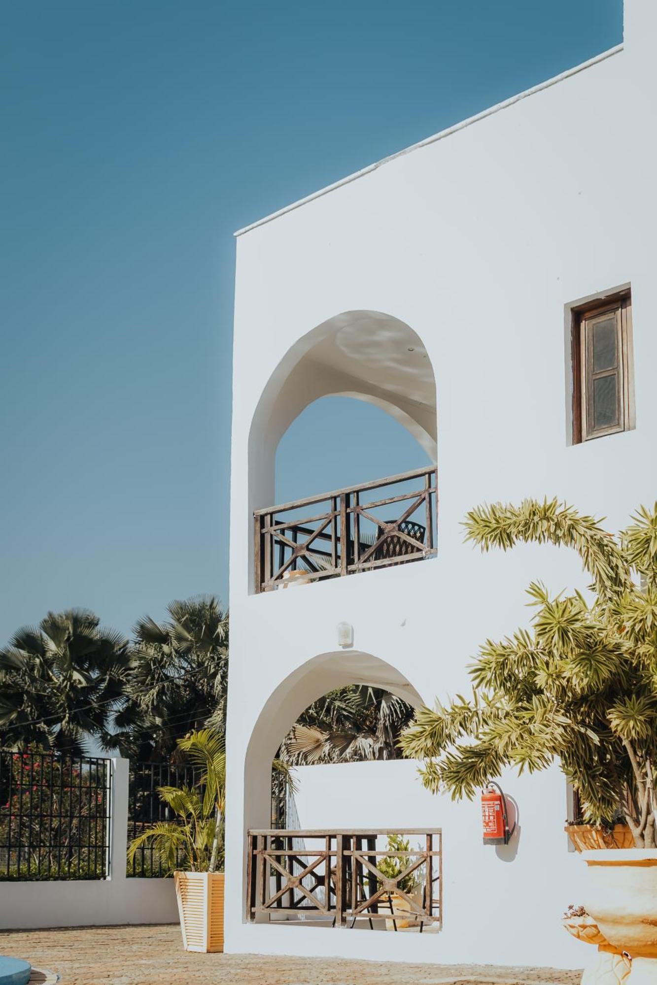 Harmony Resort Boutique Hotel Banjul Exterior photo