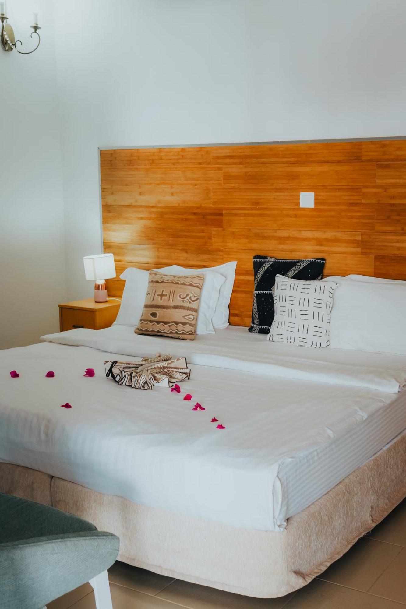Harmony Resort Boutique Hotel Banjul Exterior photo