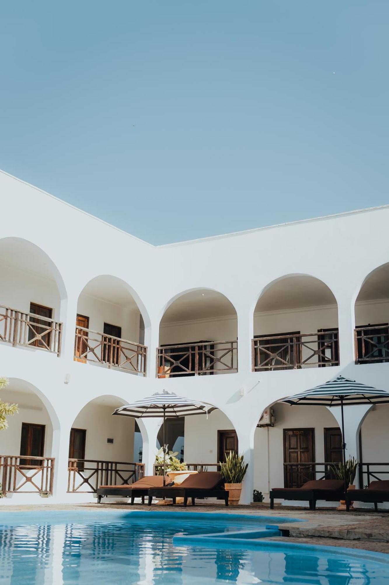 Harmony Resort Boutique Hotel Banjul Exterior photo